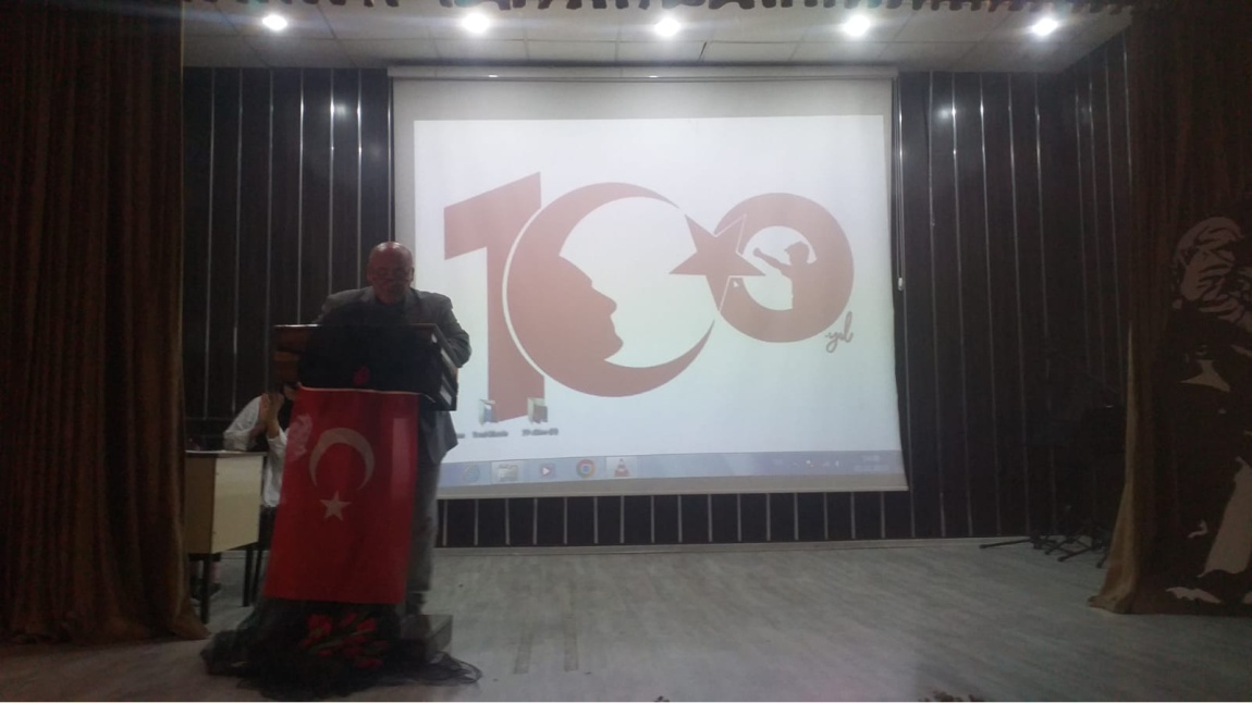 29 Ekim Cumhuriyet Bayramı Okulumuz Konferans Salonunda etkinlikler